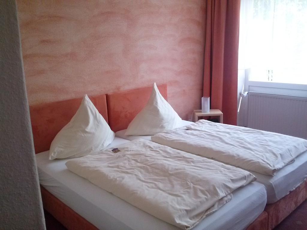 Hotel Garni Am Bowenberg Niederzissen Oda fotoğraf